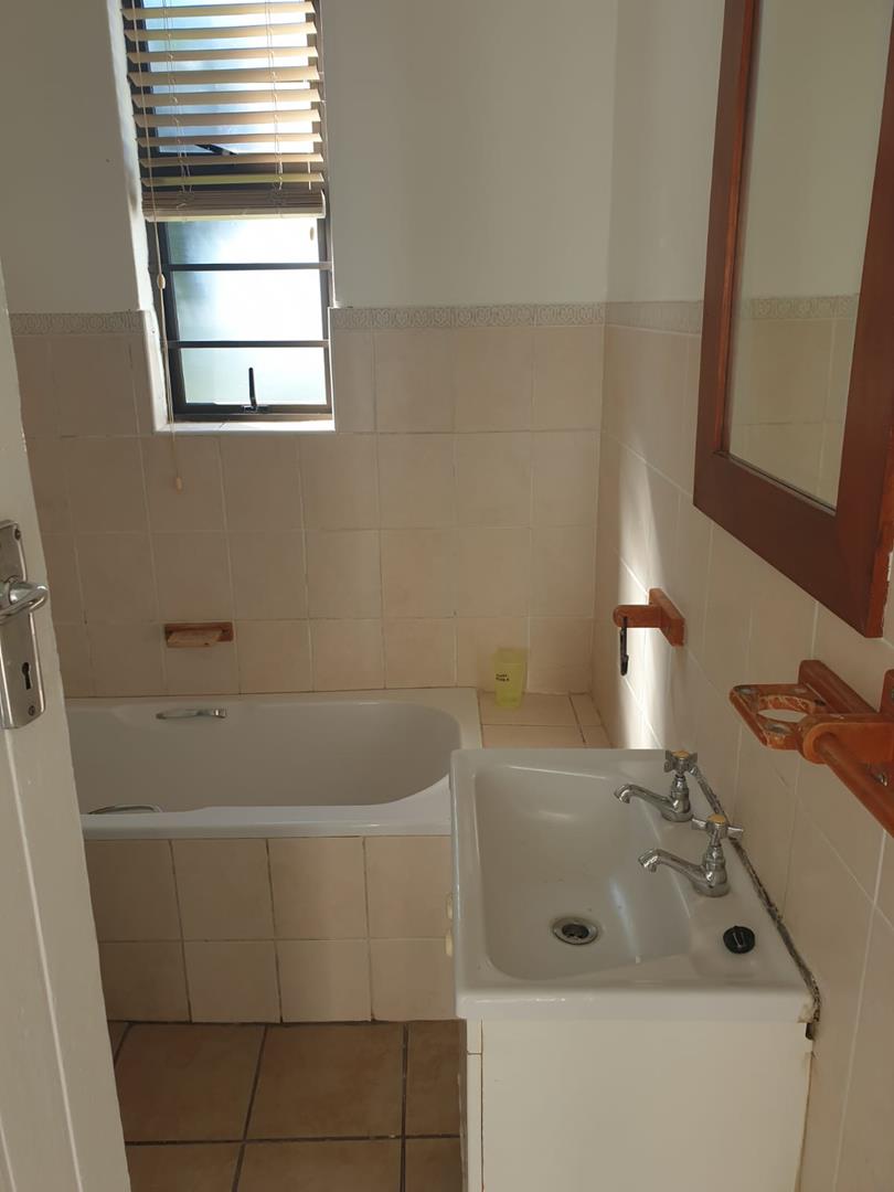 5 Bedroom Property for Sale in Summerpride Eastern Cape